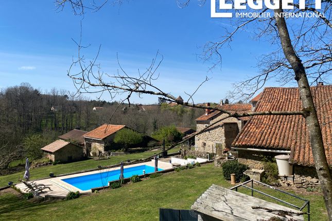 Villa for sale in Saint-Estèphe, Dordogne, Nouvelle-Aquitaine