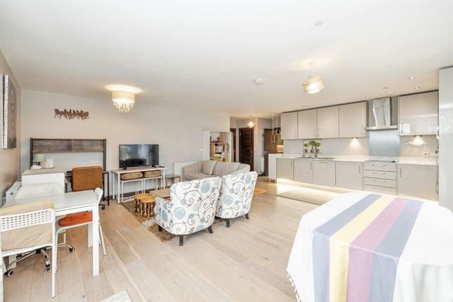 Flat 33, Chiltern Court, 1, Marri Street, Watford photo 4