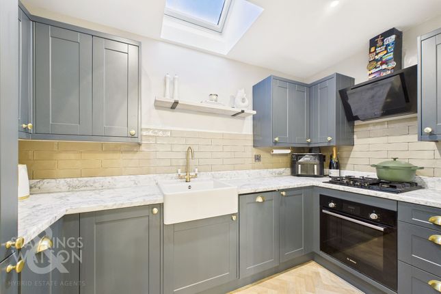 77 Whistlefish Court, Norwich photo 3