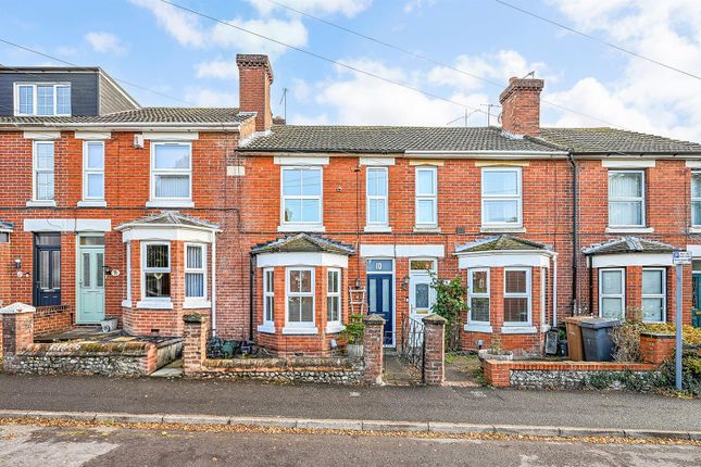 2-bed terraced on Adelaide Road, Andover, £260,000