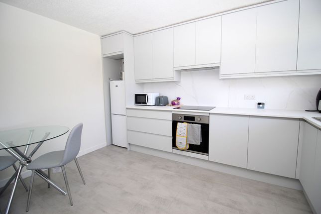 9 Ingersley Rise, Southampton photo 4