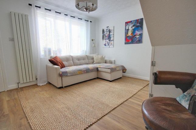9, Willow Tree Garth, Beverley photo 2