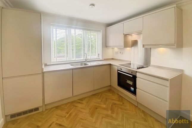 110, Basildon photo 2