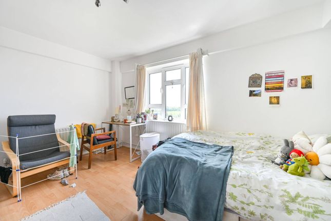 Thumbnail Flat to rent in Donnington Road, Willesden Green, London