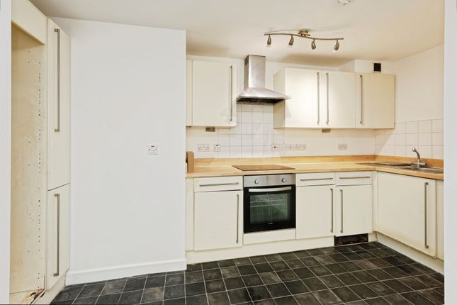 Flat 7, Trinity Court 50-51,, Trinity Square, Kent photo 3