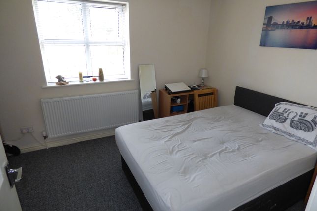 24, Macclesfield photo 5
