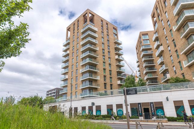 Flat for sale in Kidbrooke Park Road, London