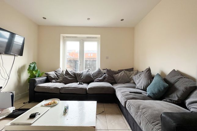 7-bed terraced on 44, May Street, Cardiff, £3,920/mo