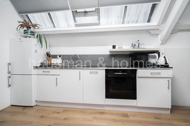 Abacus House, 8a Accommodation Road, London photo 4