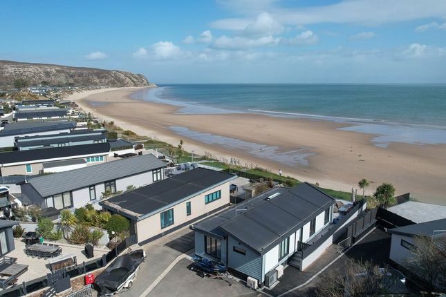 D29 The Warren, Pwllheli photo 2