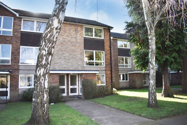 Thumbnail Flat to rent in Priory Close, Walton-On-Thames