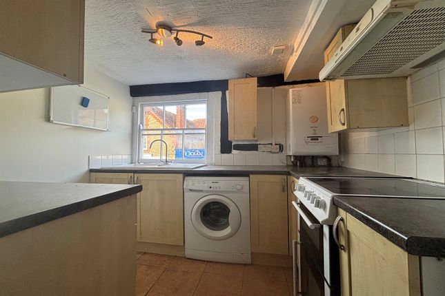 Flat 2, The Old Surgery, Rumbolds Hill, Midhurst photo 2