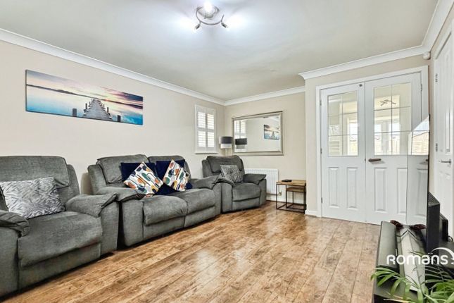 23, Cufaude Lane, Hook photo 3