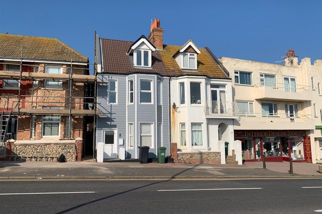 Thumbnail Flat to rent in Marine Drive, Rottingdean, Brighton
