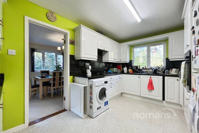 Flat 11, Combe Rise,, Latchwood Lane, Farnham photo 4