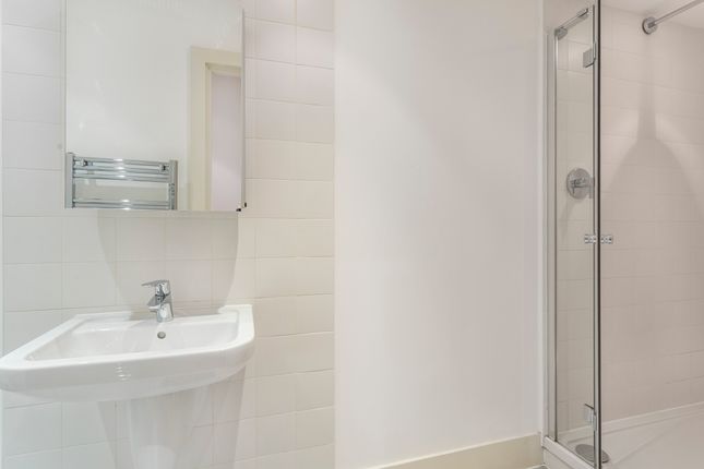 Flat 3, 48a Lexington Street, Soho photo 4
