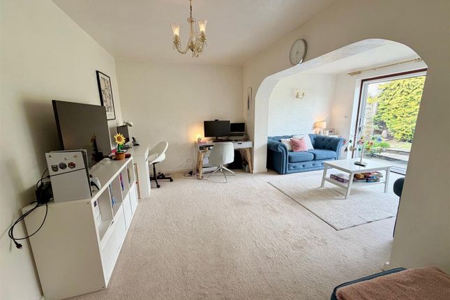 27, Melrose Crescent, Altrincham photo 2