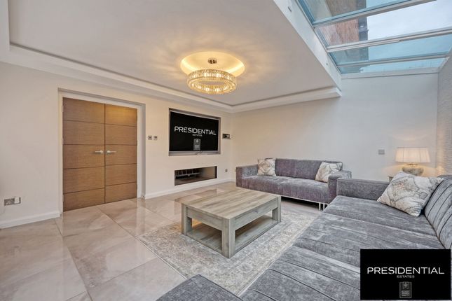 21 Fairview Road, Chigwell photo 2