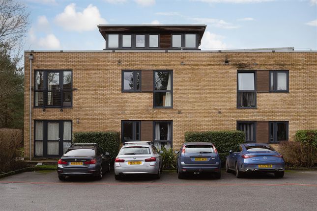 5 The Belvederes, Hornbeam Road, Reigate photo 3
