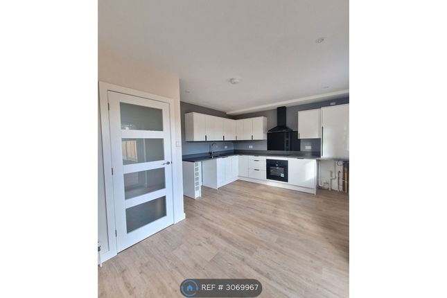 Myrtle Crescent, Lancing photo 4