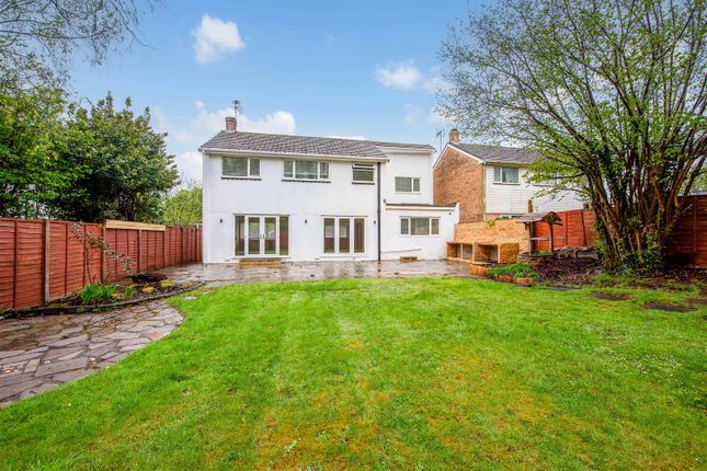 176, Hazleton Way, Waterlooville photo 2
