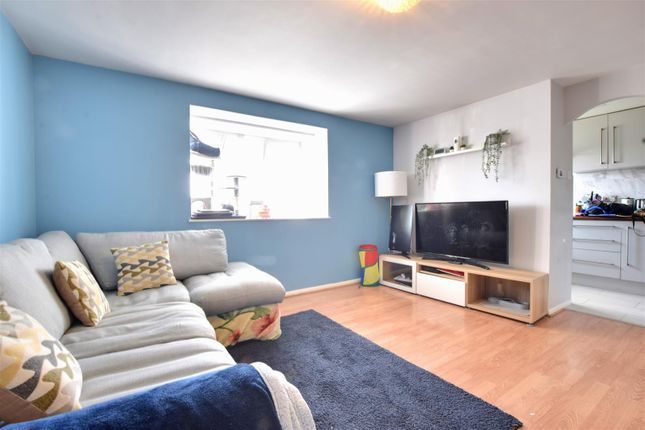 Thumbnail Flat for sale in Chiswell Court, Sandown Road, Watford