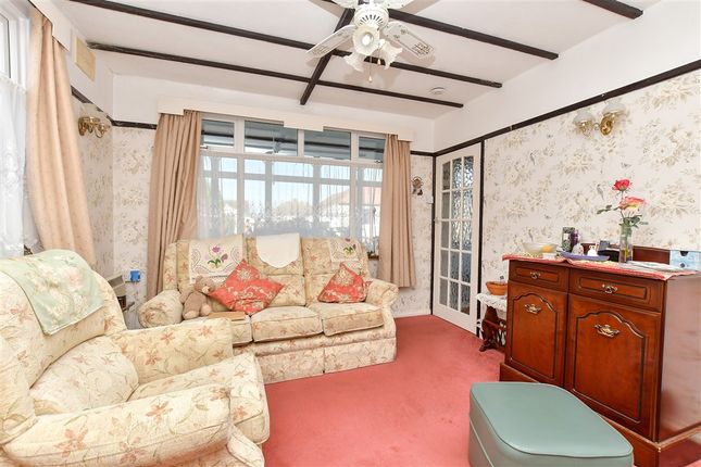 Cliff Gardens Minster-On-Sea, Sheerness photo 4