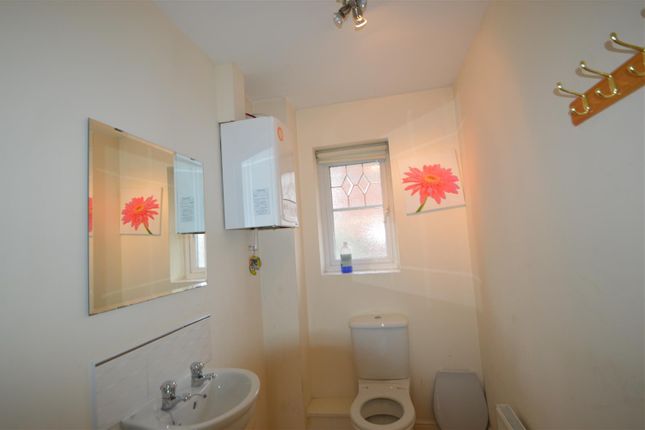 63, Drake Avenue, Manchester photo 4