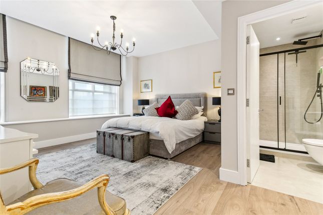Flat for sale in Wallis House, Great West Road
