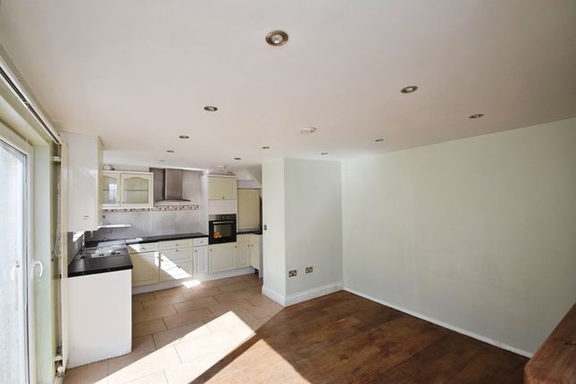 16, Brangwyn Road, Tredegar photo 4