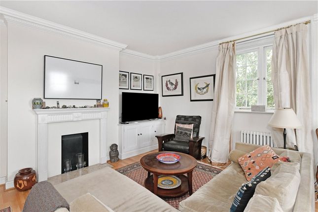 Thumbnail Flat for sale in Hyde Park Street, London