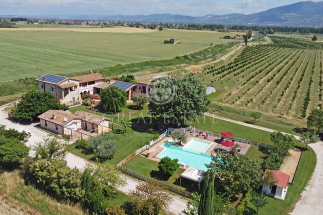 Thumbnail Villa for sale in Bevagna, Perugia, Umbria