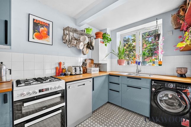 Flat 12, Epping House Charnwood Street, London photo 3