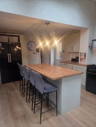 10, Bryn Hyfryd, Mold photo 4