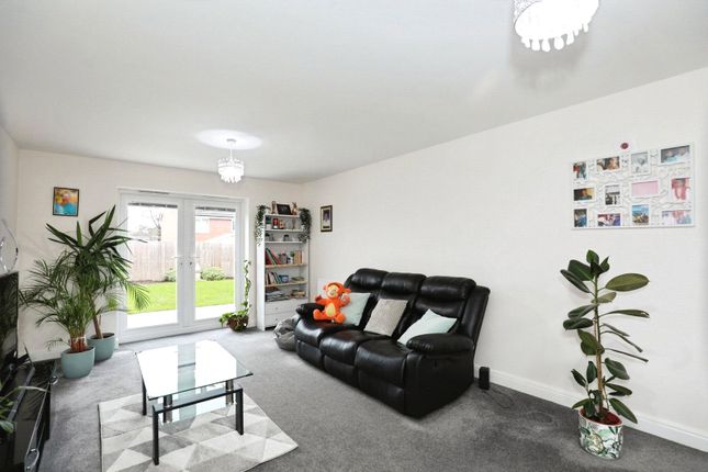 37, Alfred King Close, Cheshire photo 2