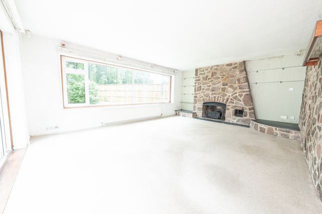 30 Glenfield Frith Drive, Leicester photo 3