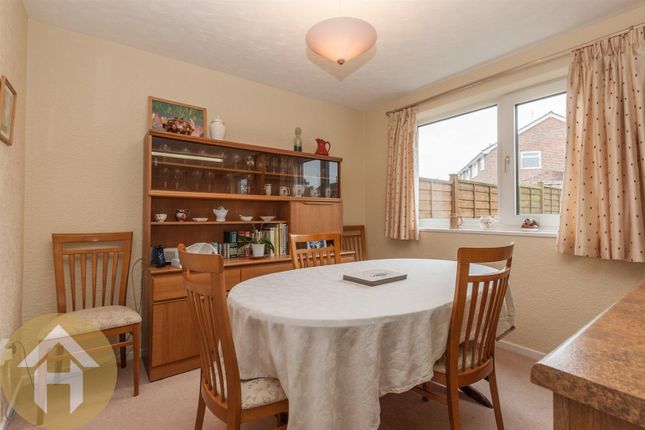 Shakespeare Road Royal Wootton Bassett Swindon Sn4 3 Bedroom