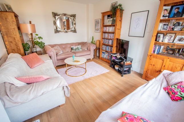 17 Abbott Close, Ottery St Mary photo 3