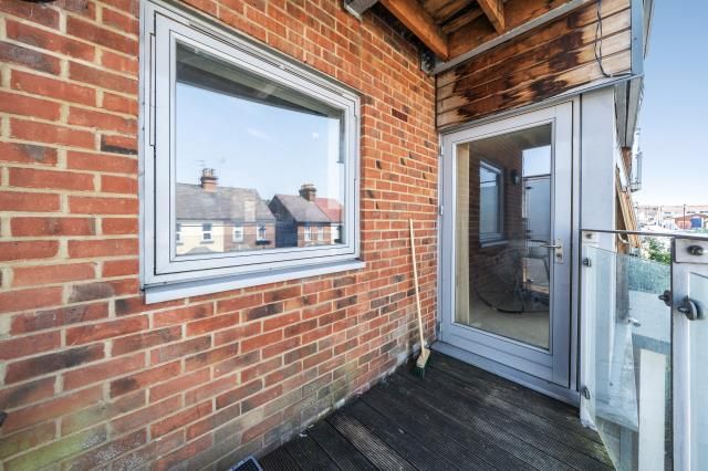 22, Lindsay Court, High Wycombe photo 4