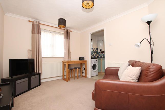 21, Lewis Crescent, Exeter photo 2