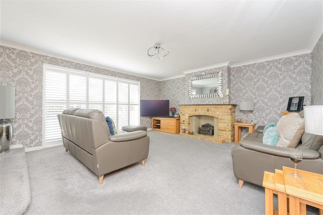 Nurstead Avenue, Longfield photo 4