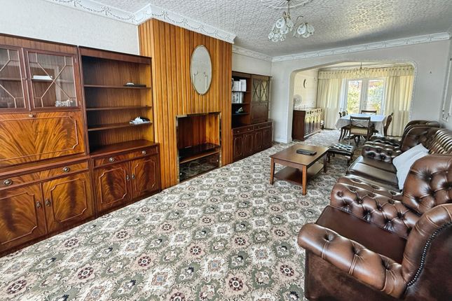35, Sheringham Drive, Manchester photo 3