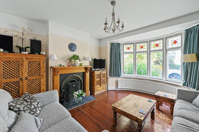 11, Coombe, Wendover photo 2