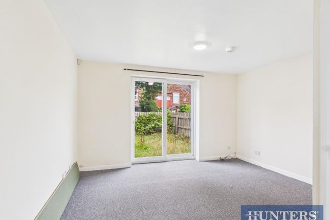 87, Ash Grove, Hull photo 4