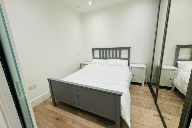 Flat to rent in Mondial Way, Hayes
