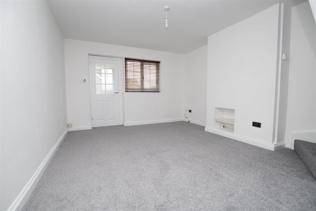 19, Foxglove Road, Swindon photo 4