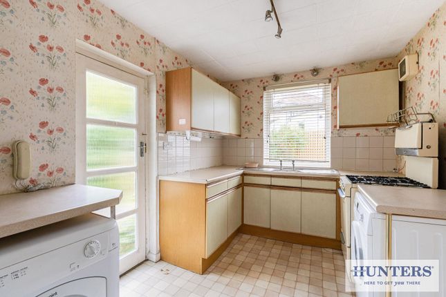 13, Thorpe Lane, Leeds photo 4
