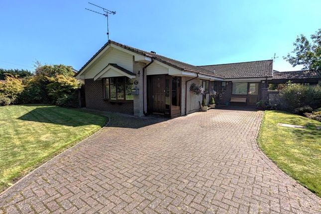 Thumbnail Bungalow for sale in Lingmell Gardens, Holmes Chapel, Crewe