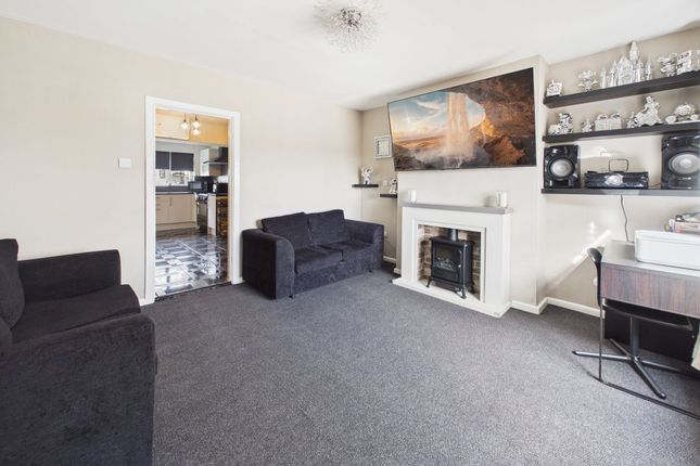 4 Strawberry Bank, Sutton-In-Ashfield photo 3