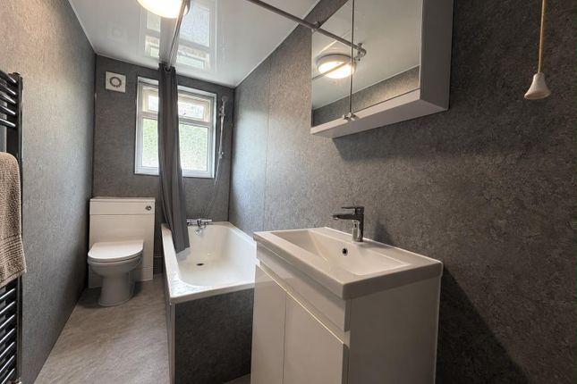 78, Maynard Road, London photo 4